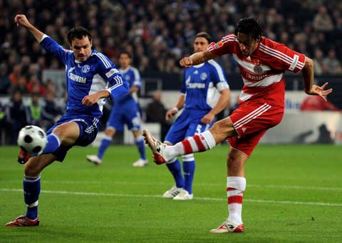 迫使其更多 迫使其更多